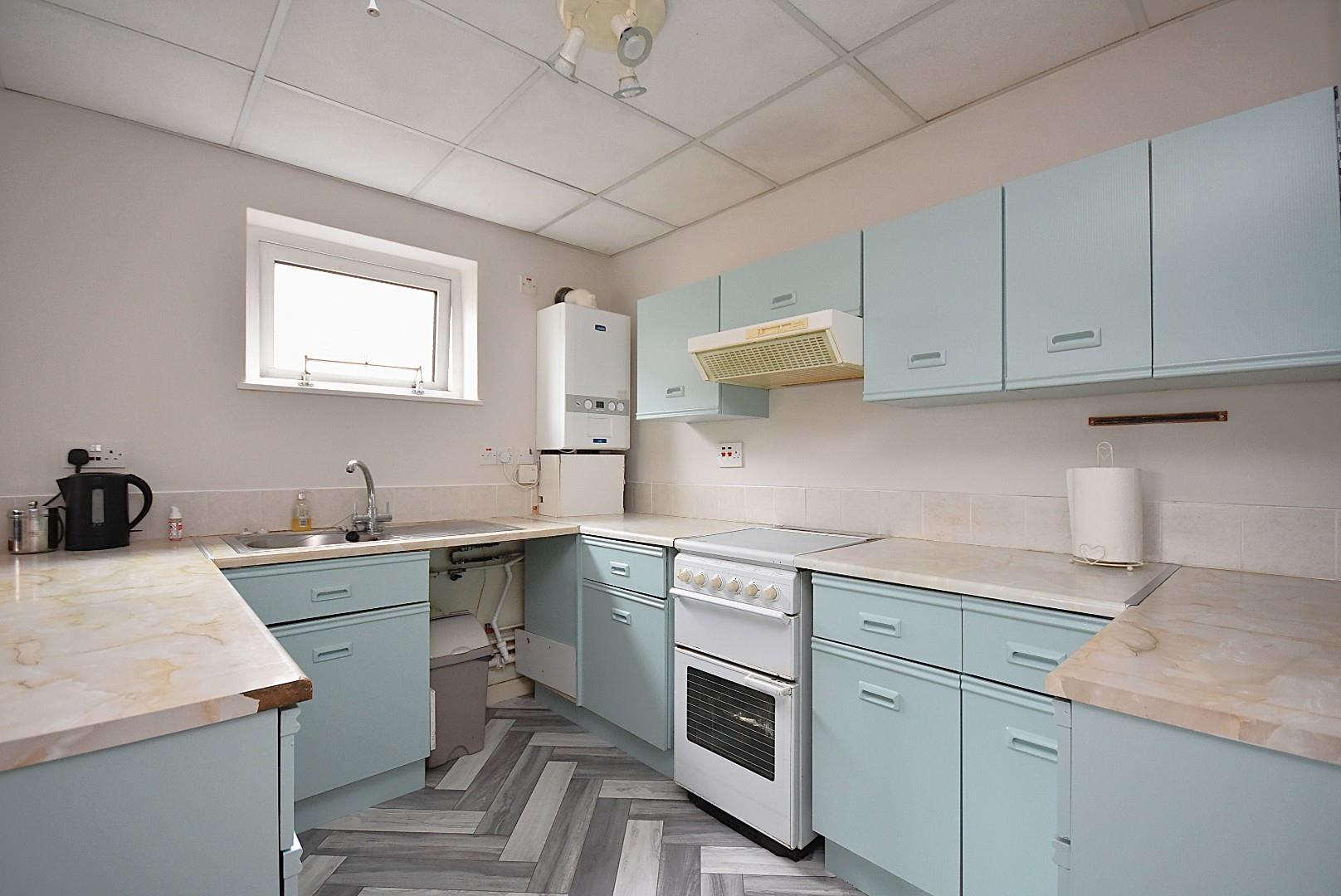 Flat 8 Penarth House, 26 Stanwell Road, Penarth, CF64 2EY